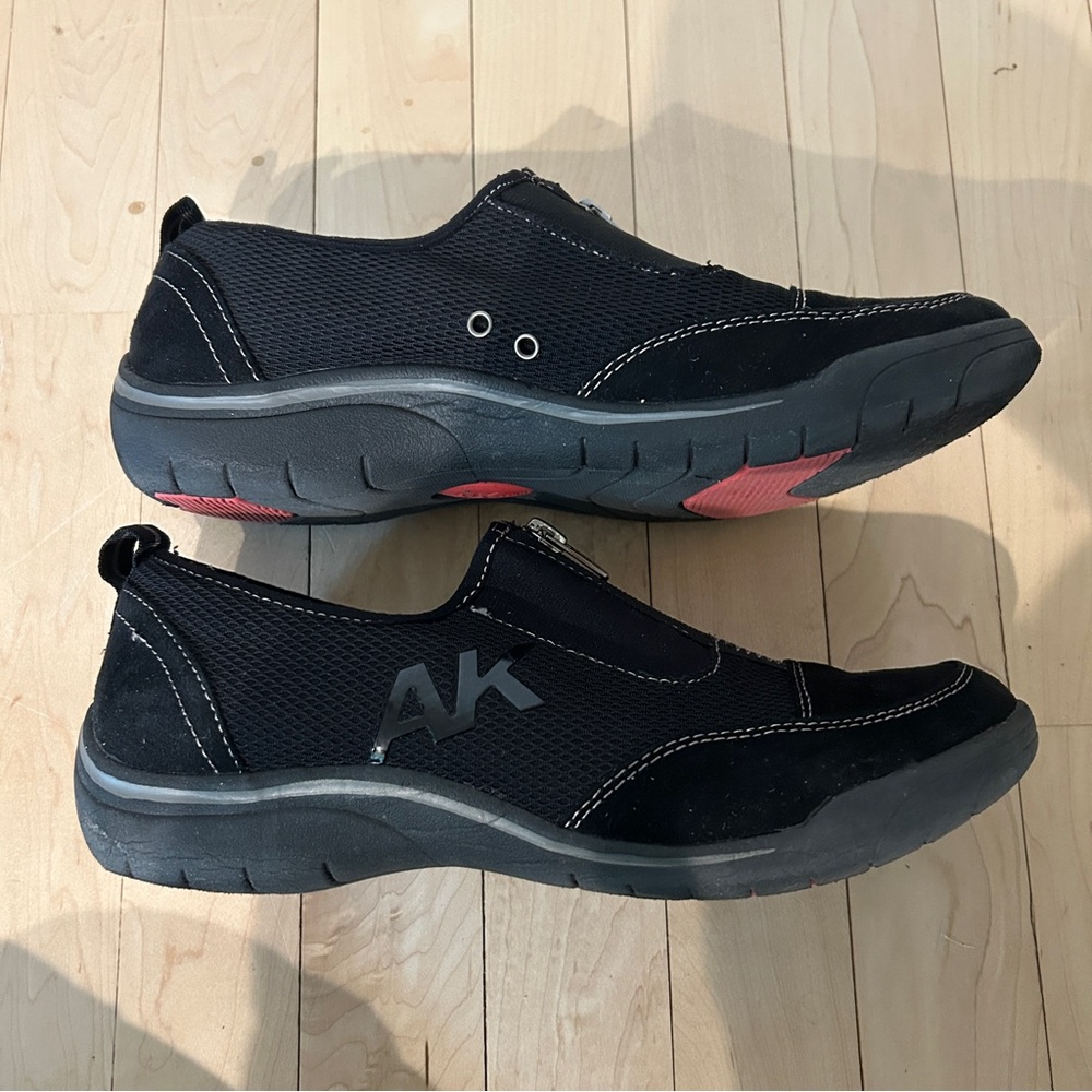 Anne Klein Sport Black Zip Up Low Sneakers, Size 9 Medium